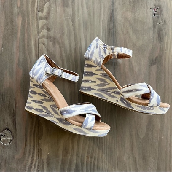 TOMS Womens Printed Hemp Strappy Wedge Sandal Ikat Blue & White size: 9.5 - Picture 8 of 10